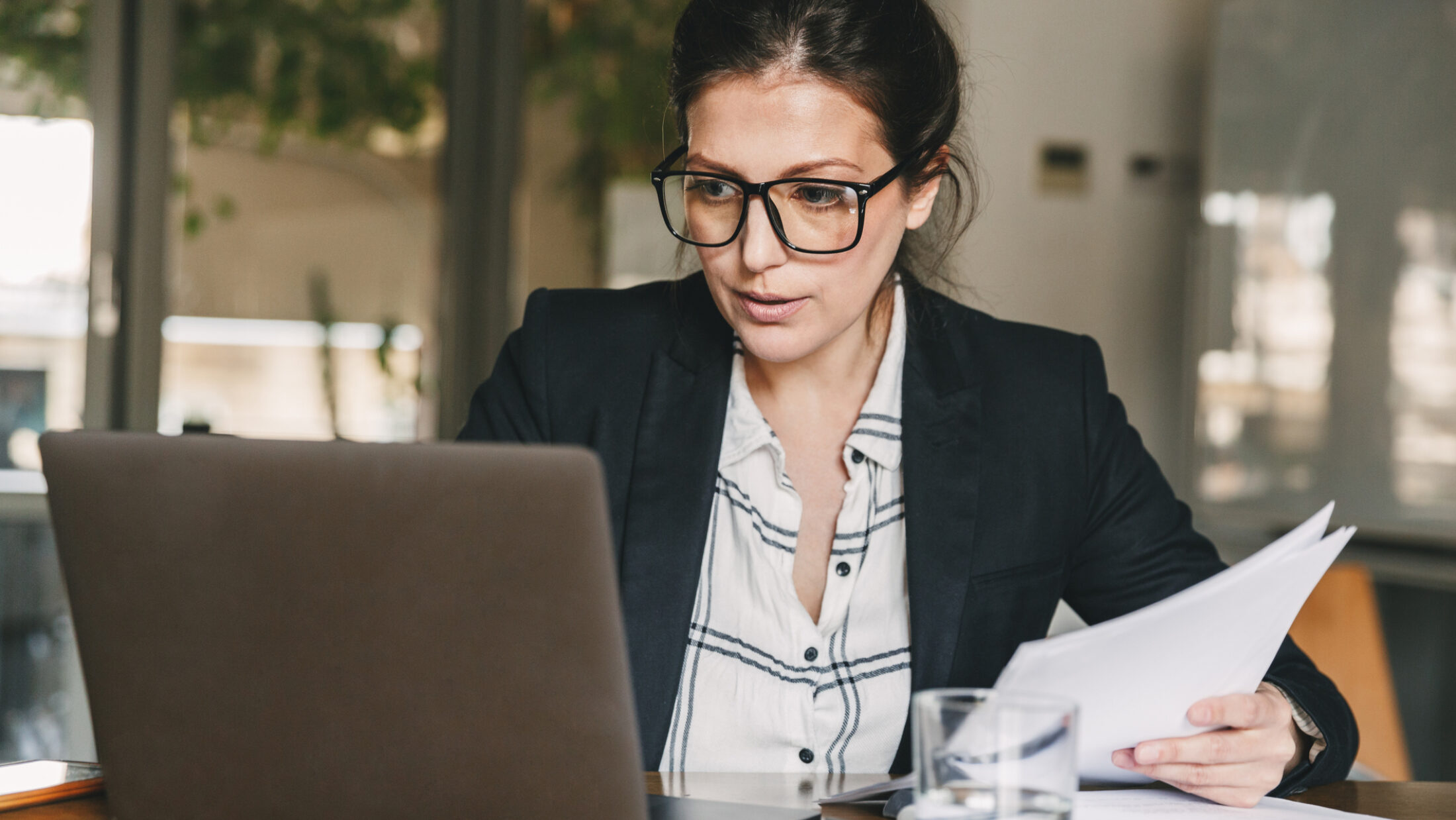 HAPEKO Magazinartikel Schmuckbild Recruiting vs. Headhunting