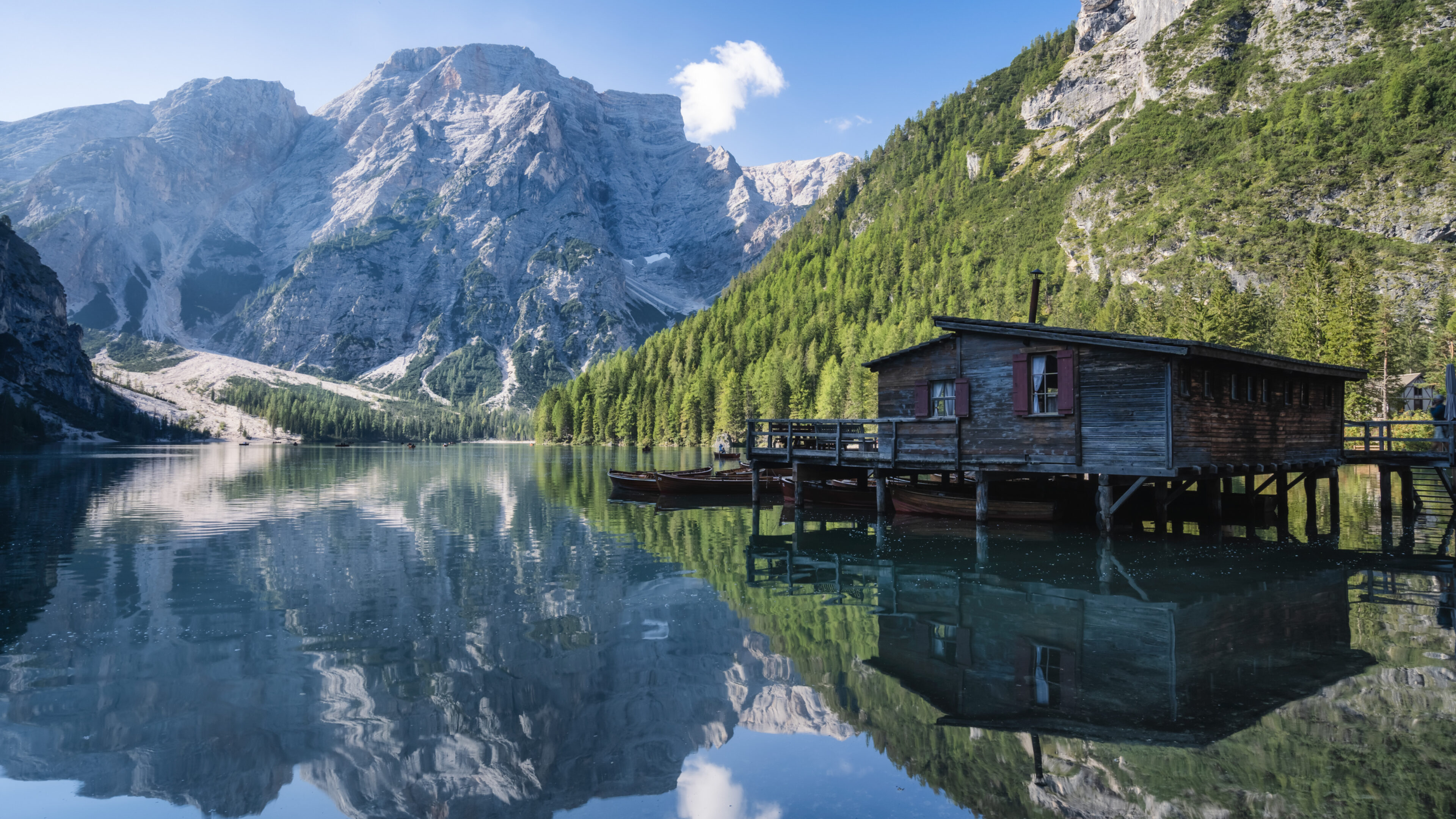 Welboathouse at pragser wildsee south tyrol ital 2022 02 04 04 28 11 utc
